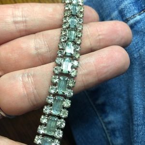 Costume choker/short necklace